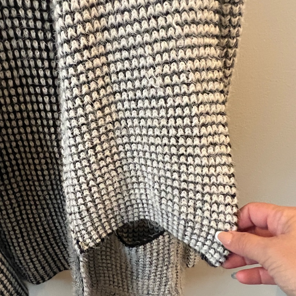 Princess Vera Wang Cardigan Women XL Black White Open Front Fuzzy Metallic Layer - Picture 10 of 14